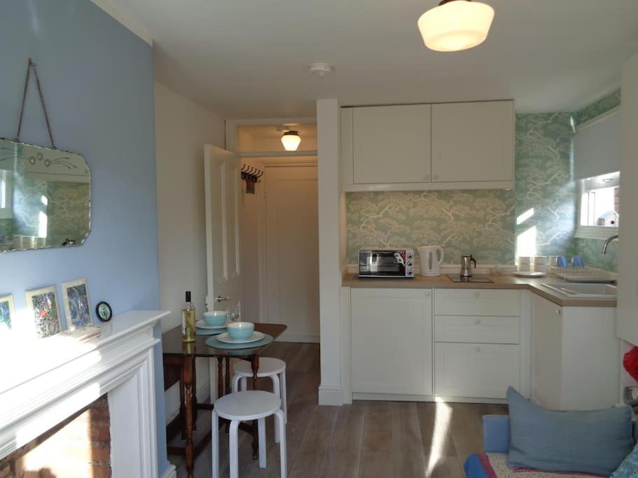 Charming English Style Studio Flat London Exteriör bild