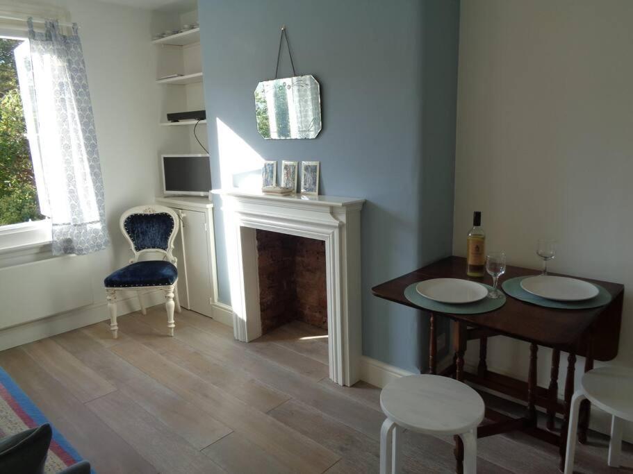 Charming English Style Studio Flat London Exteriör bild