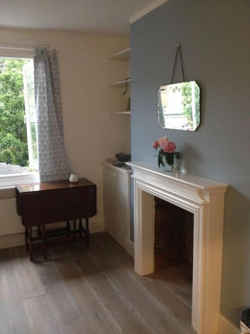 Charming English Style Studio Flat London Exteriör bild